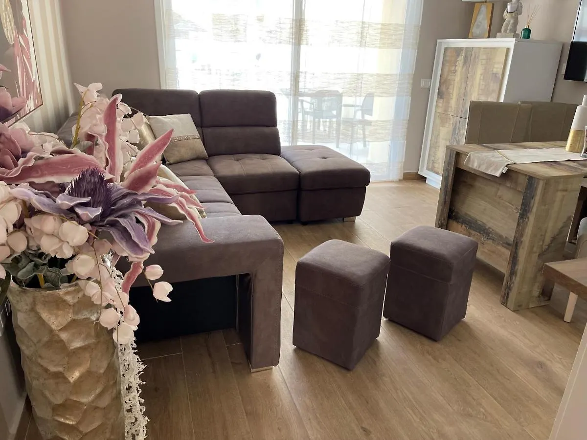 Luxury Apartment Fronte Piscina Mareverde A&V Costa Adeje 0*, Адехе Испания