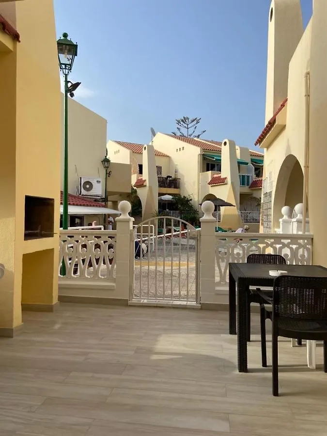 Luxury Apartment Fronte Piscina Mareverde A&V Costa Adeje 0*, Costa Adeje (Tenerife)